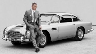 James Bond a jeho Aston Martin DB5