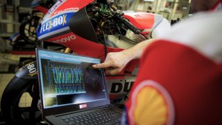 CUPRA a Ducati - digitální mozek pro šampiony