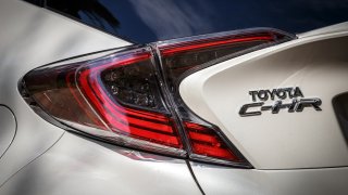 Toyota C-HR Hybrid 3 11