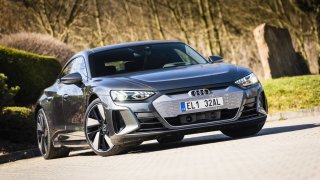 Jízdní dojmy: Špičkové Audi RS e-tron GT má výkon jako F1 před 30 lety. Místy nahání strach
