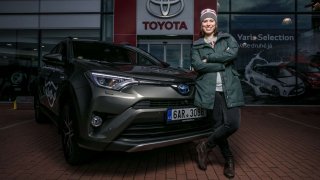 Eva Samková a její tým budou jezdit v nových Toyotách