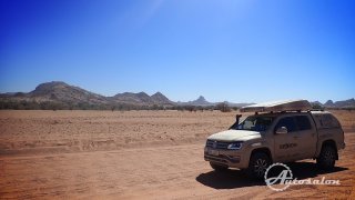 Typická namibijská cesta