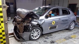 Proč se Opel Corsa nedostal do pětihvězdičkové společnosti? Čtyři nové crash-testy Euro NCAP