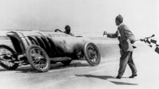 Retro: Magickou hranici 200 km/h překonal Mercedes už v roce 1909. Byl rychlejší než letadlo