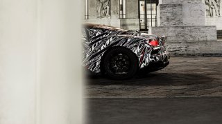 Nový supersport značky Maserati se skrývá pod maskou. Přesto známe část tajemství projektu MC20