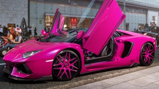 Lamborghini Aventador v růžové 7
