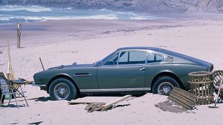 Aston Martin DBS ve filmu s Jamesem Bondem