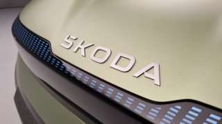 Komentář: Automobilka Škoda představila nové logo. Má to háček, i když poněkud schovaný