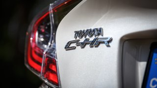 Toyota C-HR Hybrid 3 12
