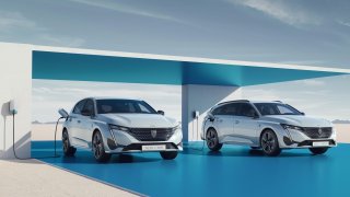 Od roku 2023 už každé auto elektrifikované. Peugeot se chce stát velmocí mezi bateriovými pohony