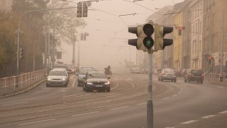 Smrtící zóna. Měření ovzduší u pražských silnic dopadlo katastrofálně