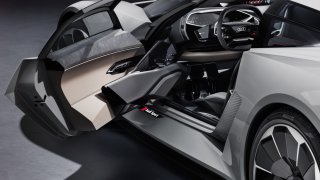 Audi PB18 e-tron interiér