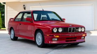 Ikonické BMW M30 (E30) z roku 1988 bylo v americké aukci prodáno za absolutní nesmysl. Nebo ne?