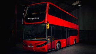 Londýn zaplaví elektrické autobusy. Dostanou devětkrát větší baterii než má Škoda Enyaq