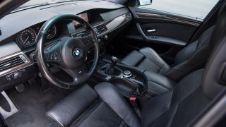 BMW 530i E60 interiér 4