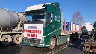 Hraniční přechody na Slovensko jsou zablokované naštvanými kamioňáky