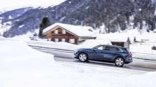 Audi e-tron jezdí v Davosu