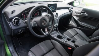 Mercedes-Benz GLA je po faceliftu opět šik. 9