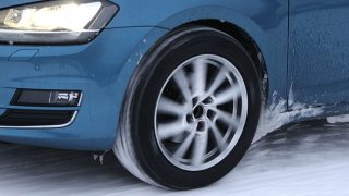 Test 16 zimních pneumatik pro octavii & spol.: Čtyři značky jasně dominují, ostatní mají problémy