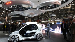 Jan Tleskač by se divil. Audi, Italdesign a Airbus kombinují autonomní automobil a osobní dron.