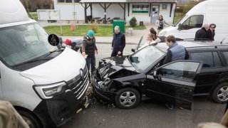 Zastavit u cizí dopravní nehody coby svědek je povinnost. Za její nedodržení hrozí i vězení