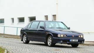 Do dražby jde unikátní Tatra 700 a vzácné Jawy. V české aukci se prodávají veterány za miliony korun