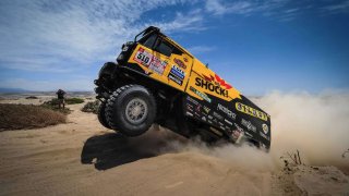 Big Shock Racing na Dakaru slaví úspěchy. Martin Macík pátý, Jan Brabec devětatřicátý.