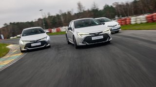 Toyota  hybridní pohony