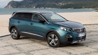 Je lepší ojeté SUV Peugeot 5008, nebo MPV Citroën C4 Picasso? Víme, na co si dát pozor