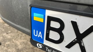 Ukrajinským řidičům končí nepostižitelnost za přestupky. Od října si musí povinně přihlásit auto