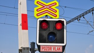 V Česku je první železniční přejezd, který umí automaticky rozdávat pokuty podobně jako radar