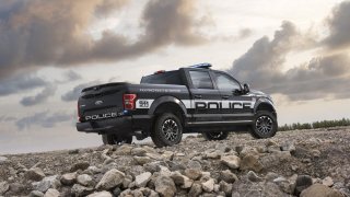 Působivý offroad Ford F-150 v policejním provedení