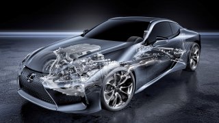 Hybridy už tvoří skoro polovinu prodaných vozů Toyota a Lexus