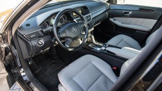Mercedes-Benz E220 CDI interiér 5