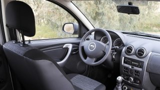 Dacia Duster 2010 interiér