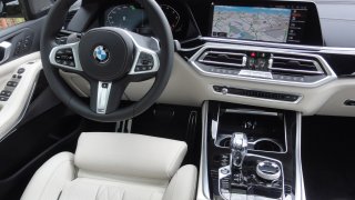 BMW X5 xDrive M50d interier  2