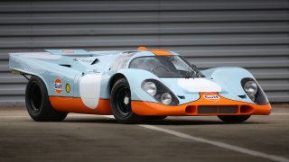 Slavné filmové Porsche Steva McQueena míří do aukce