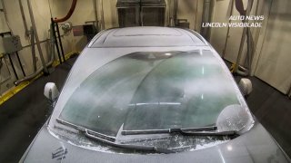 Auto news: vyhřívané stěrače a nové SUV od značky Mercedes-Maybach