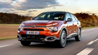 Ceny nového Citroënu C4 překvapily. Kříženec hatchbacku a SUV konkuruje Škodě Scala i Dacii Duster