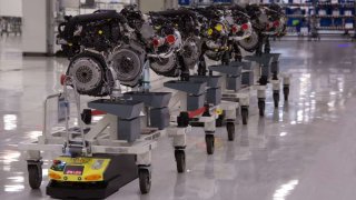 Roboti ve výrobním závodu Seat překonají za rok vzdálenost mezi Zemí a Měsícem