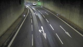 Nechtěný kaskadérský kousek v Husovickém tunelu: Otočku přes střechu dokonale zachytily kamery