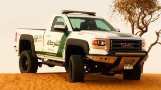 Dubajská policie si do vozového parku pořídila novou hračku