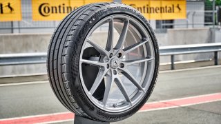 Continental představil novou generaci sportovní pneumatiky. Vyzkoušeli jsme jí na vlastní kůži