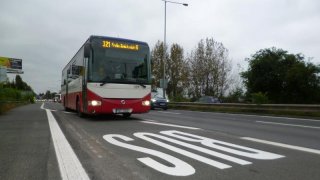 Praha chce úplně zakázat užívání autobusových pruhů auty. Bude to prý bezpečnější pro cyklisty