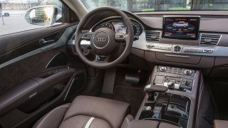 Audi A8 třetí generace 1