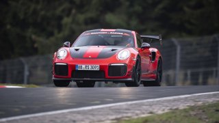 Porsche 911 GT2 RS MR - rekord na Nürburgringu